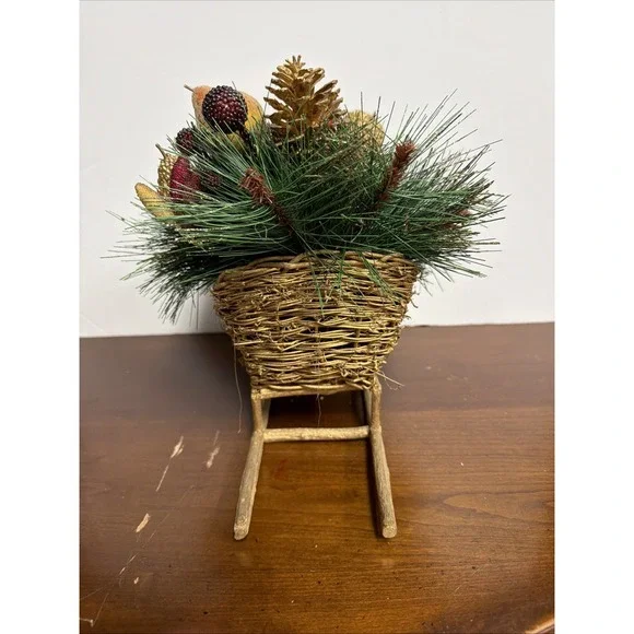 Vintage Gold Santas Sleigh Wicker‎ Centerpiece With Packages &Faux Pine Cones - Picture 8 of 10